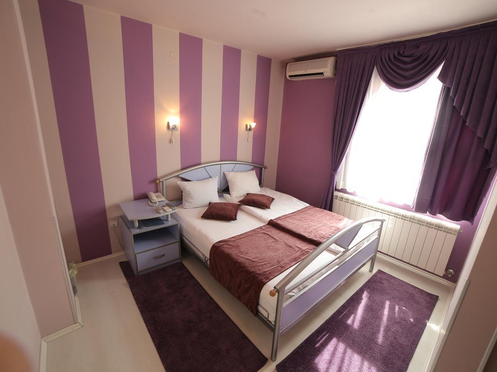Hotel Zeneva Kragujevac Quarto foto