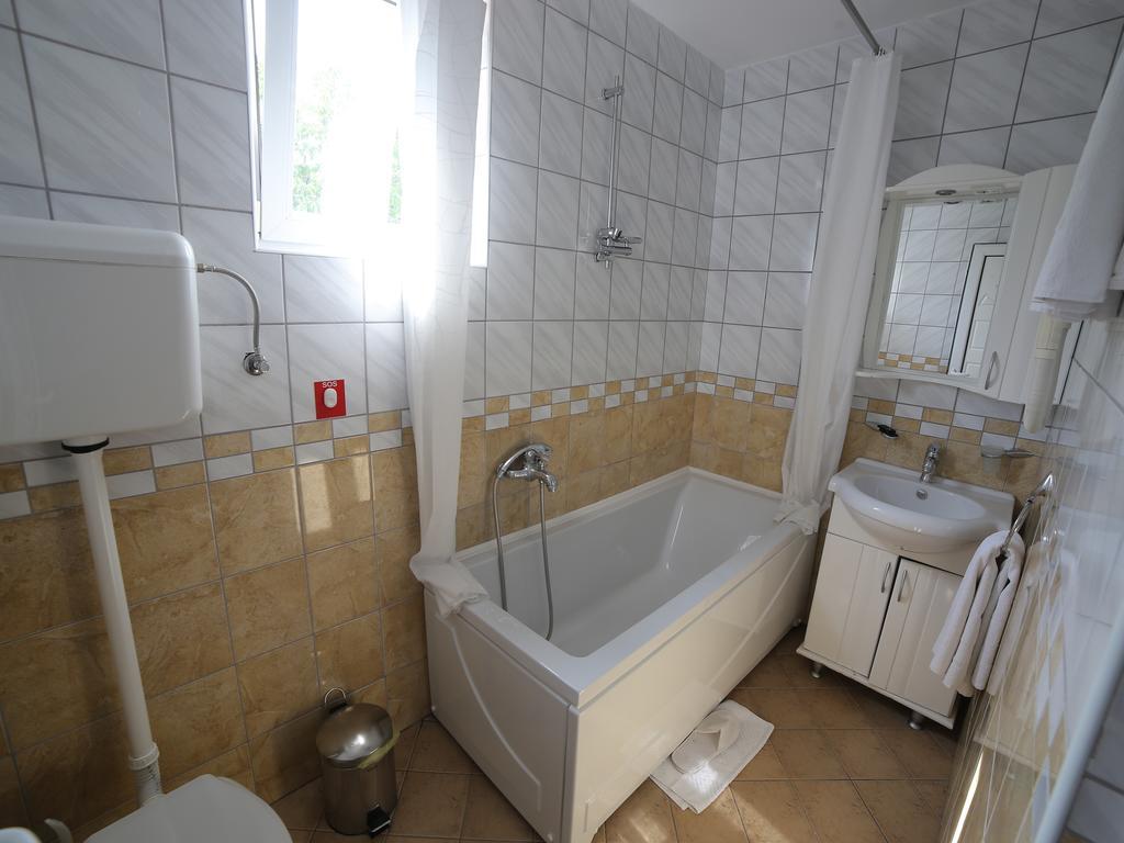 Hotel Zeneva Kragujevac Quarto foto