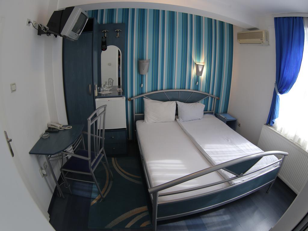 Hotel Zeneva Kragujevac Quarto foto