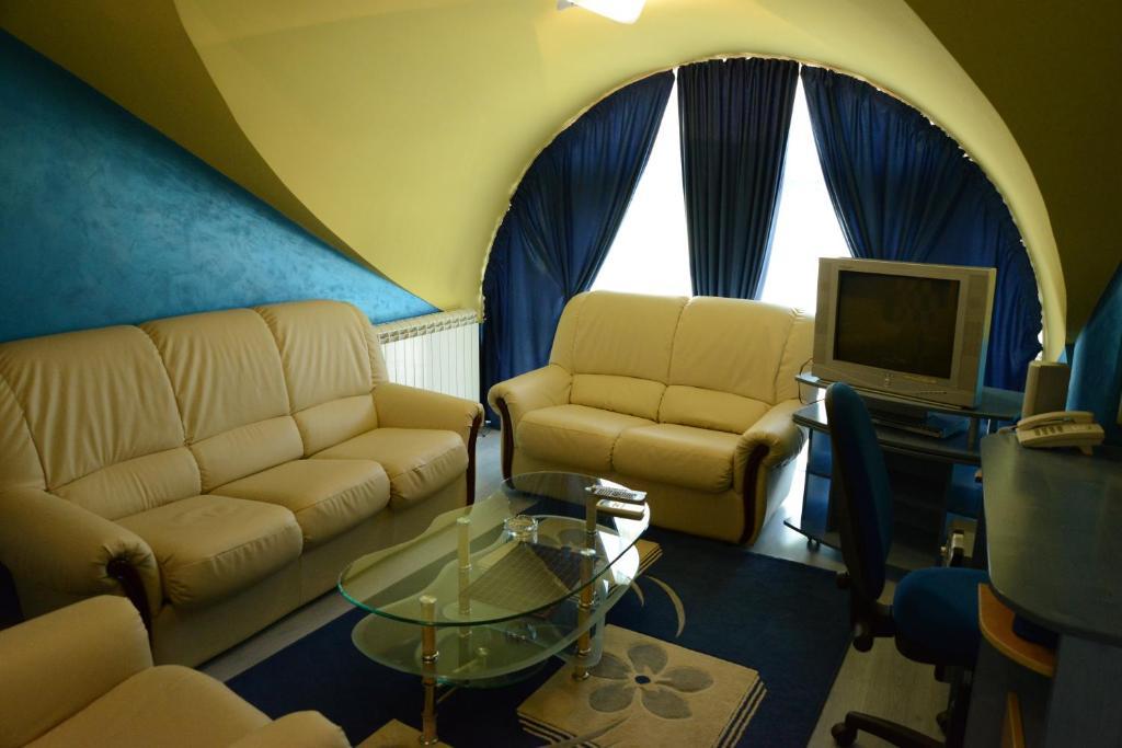 Hotel Zeneva Kragujevac Quarto foto